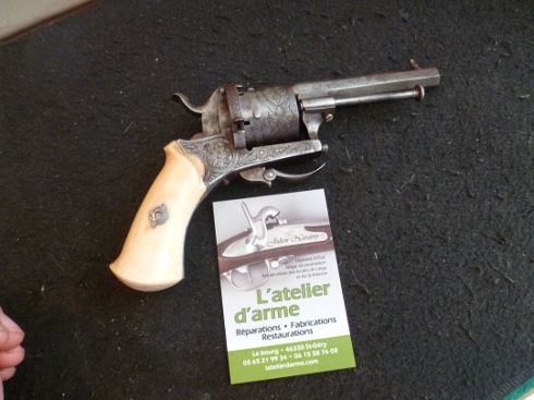 Revolver 7 mm à broche plaquettes ivoire