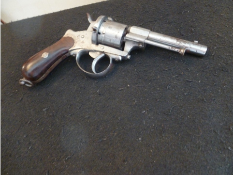 Revolver à broche calibre 9mm